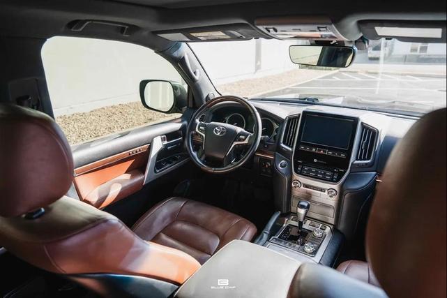 Photo of 2021 Magnetic Gray Metallic Toyota Land Cruiser