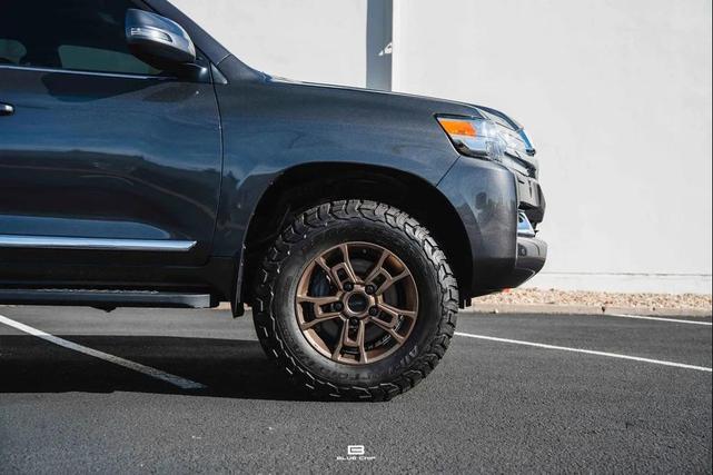 Photo of 2021 Magnetic Gray Metallic Toyota Land Cruiser