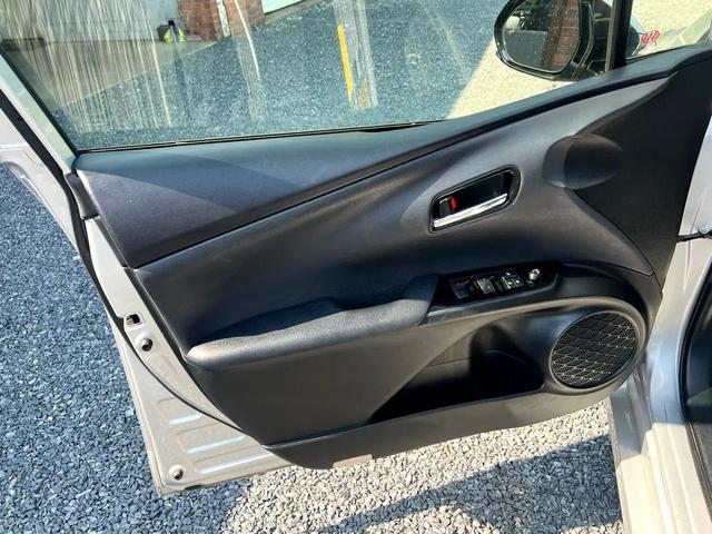 Photo of 2019 Classic Silver Metallic Toyota Prius