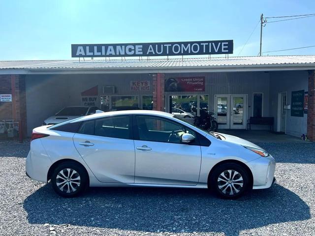Photo of 2019 Classic Silver Metallic Toyota Prius