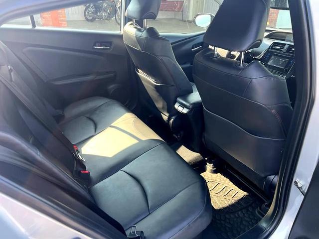 Photo of 2019 Classic Silver Metallic Toyota Prius