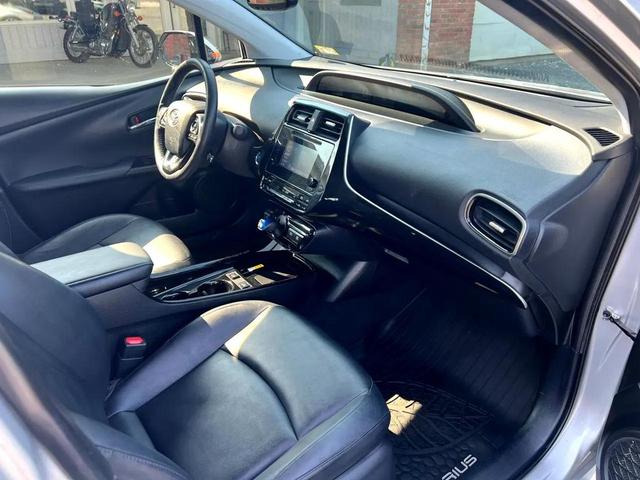 Photo of 2019 Classic Silver Metallic Toyota Prius