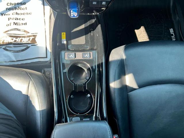 Photo of 2019 Classic Silver Metallic Toyota Prius