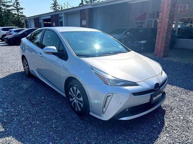Photo of 2019 Classic Silver Metallic Toyota Prius