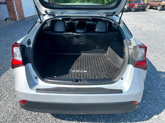Photo of 2019 Classic Silver Metallic Toyota Prius