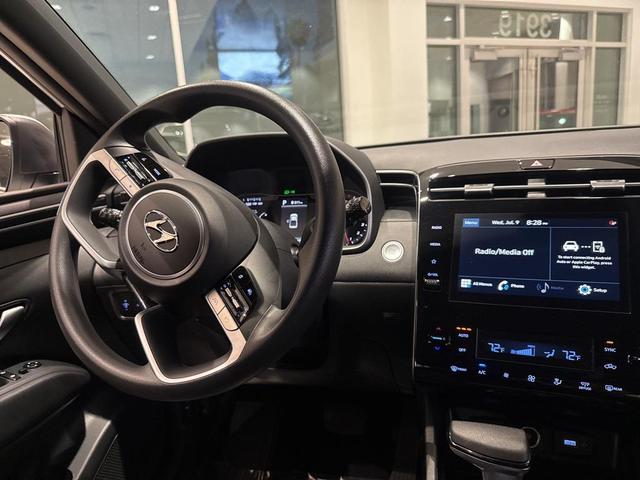 Photo of 2024 Atlas White Hyundai SANTA CRUZ
