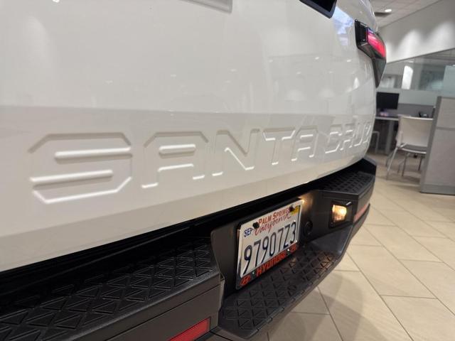 Photo of 2024 Atlas White Hyundai SANTA CRUZ