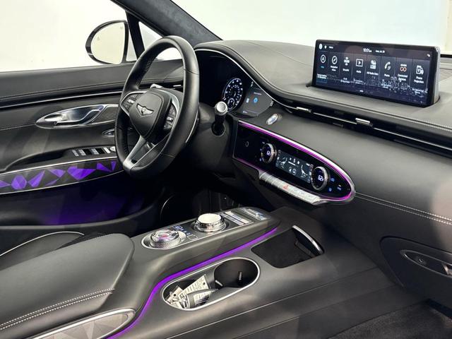 Photo of 2025 Alta White Genesis GV70