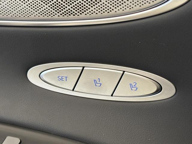 Photo of 2025 Alta White Genesis GV70