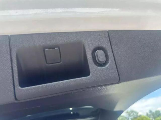 Photo of 2017 White Chevrolet Tahoe