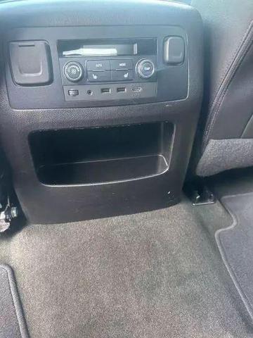 Photo of 2017 White Chevrolet Tahoe