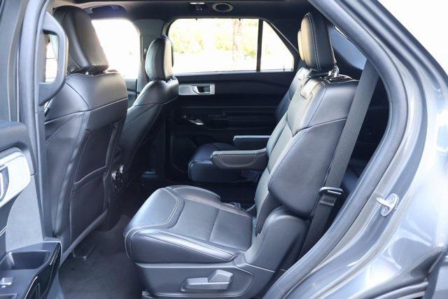 Photo of 2023 Carbonized Gray Metallic Ford Explorer