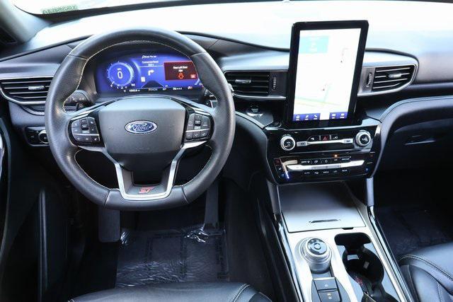 Photo of 2023 Carbonized Gray Metallic Ford Explorer