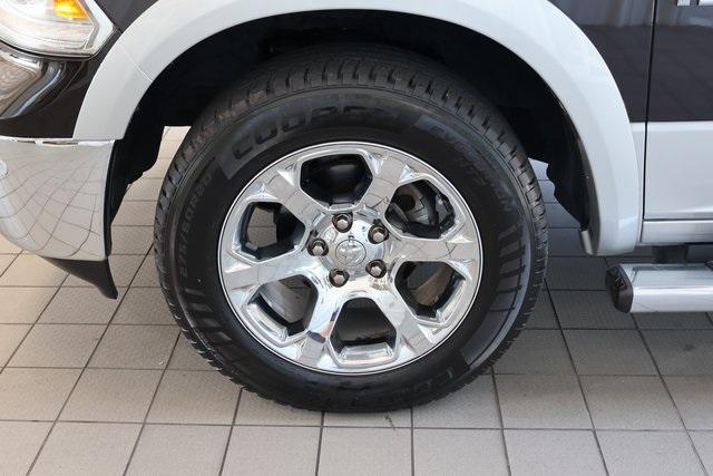 Photo of 2016 Luxury Brown Pearlcoat RAM 1500