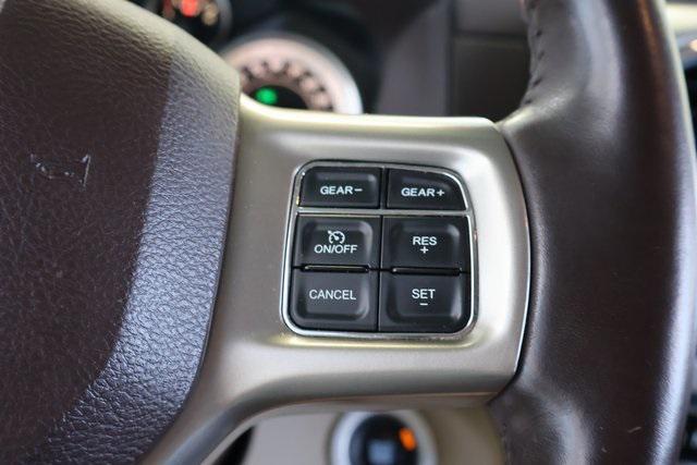 Photo of 2016 Luxury Brown Pearlcoat RAM 1500