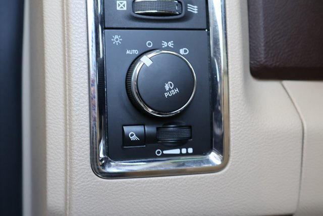 Photo of 2016 Luxury Brown Pearlcoat RAM 1500