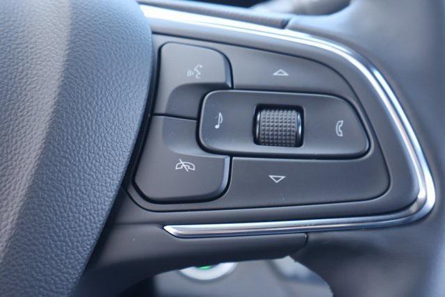 Photo of 2025 Summit White Buick Envista