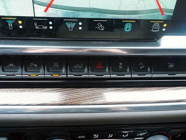 Photo of 2022 Black Chevrolet Silverado 1500