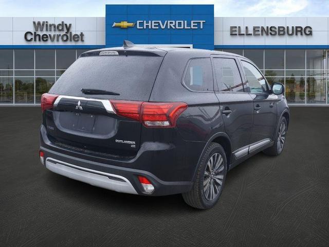 Photo of 2019 Labrador Black Metallic Mitsubishi Outlander