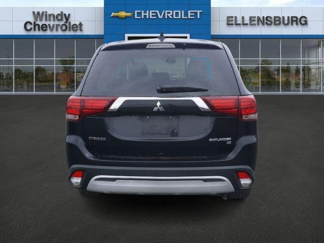 Photo of 2019 Labrador Black Metallic Mitsubishi Outlander