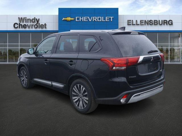 Photo of 2019 Labrador Black Metallic Mitsubishi Outlander