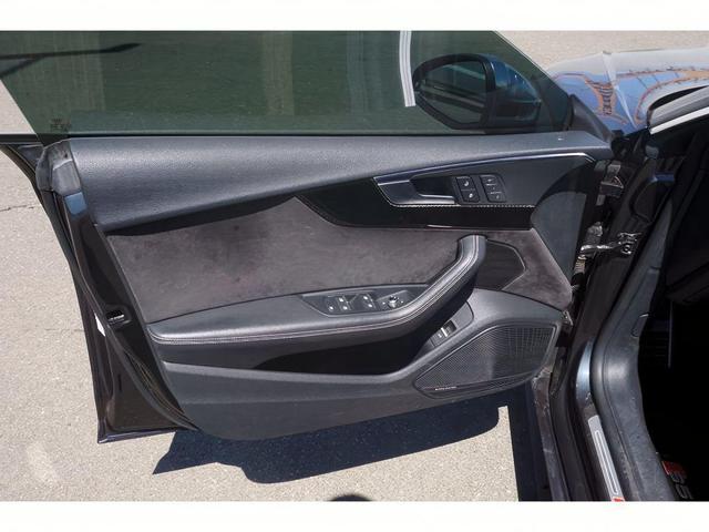 Photo of 2018 Manhattan Gray Metallic Audi S5