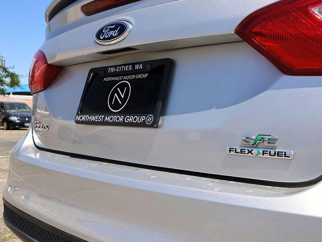 Photo of 2012 Ingot Silver Metallic Ford Focus
