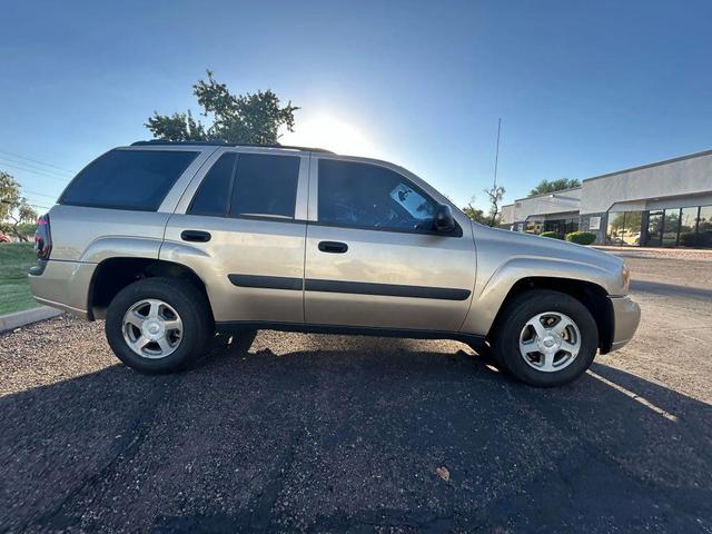 Photo of 2005 Gold Chevrolet Trailblazer