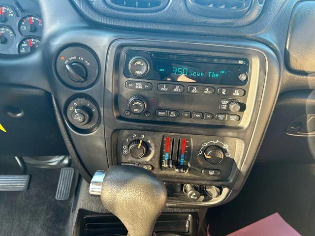 Photo of 2005 Gold Chevrolet Trailblazer