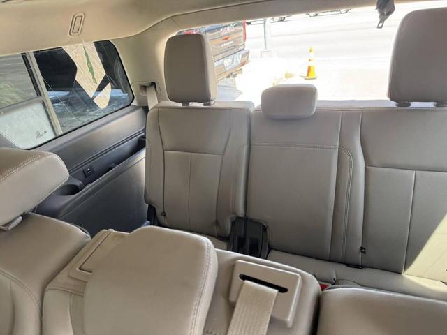 Photo of 2019 Ingot Silver Metallic Ford Expedition