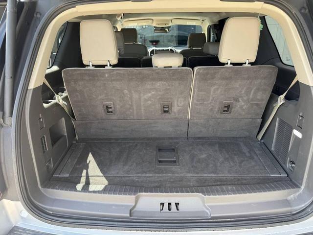 Photo of 2019 Ingot Silver Metallic Ford Expedition