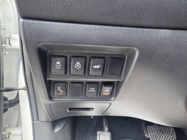 Photo of 2018 Pearl White Nissan Pathfinder