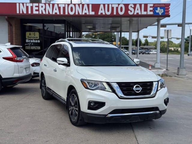 Photo of 2018 Pearl White Nissan Pathfinder