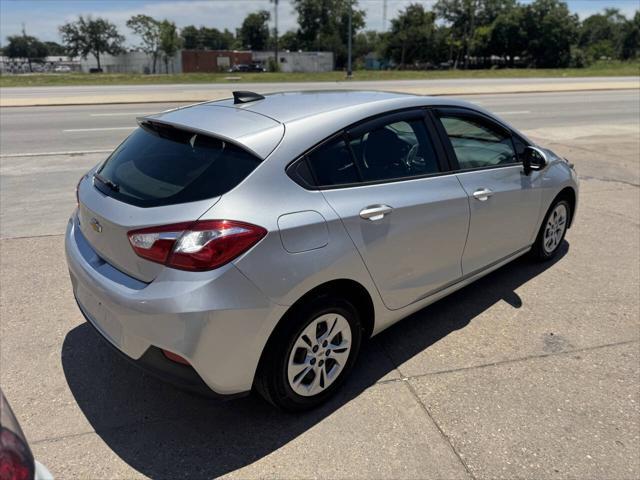 Photo of 2019 Silver Ice Metallic Chevrolet Cruze