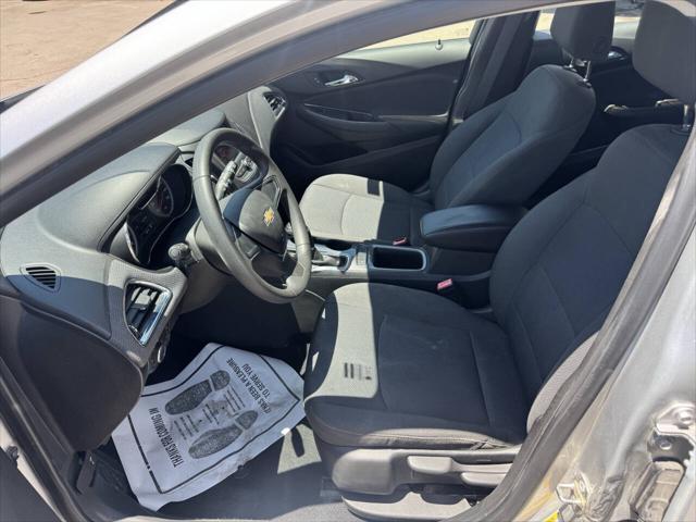 Photo of 2019 Silver Ice Metallic Chevrolet Cruze