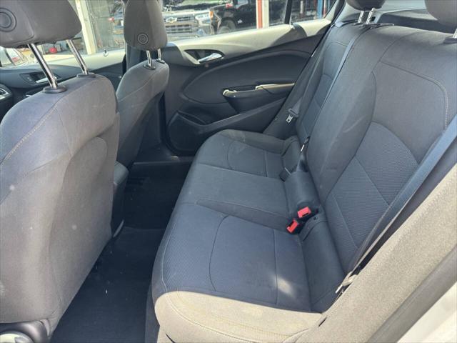 Photo of 2019 Silver Ice Metallic Chevrolet Cruze