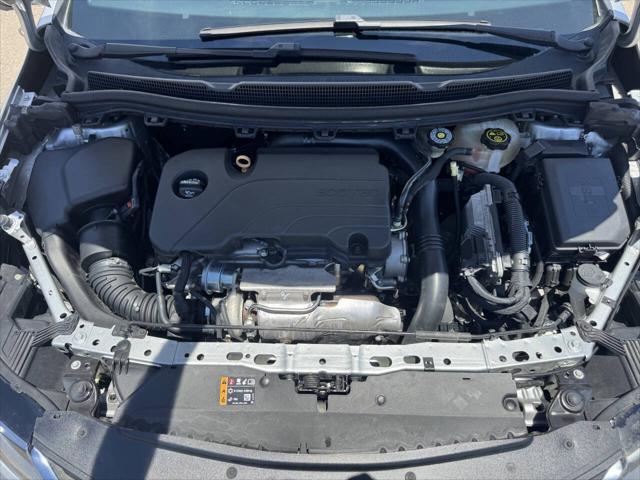 Photo of 2019 Silver Ice Metallic Chevrolet Cruze