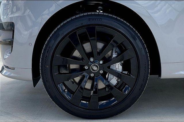 Photo of 2025 Gray Land Rover Range Rover Sport