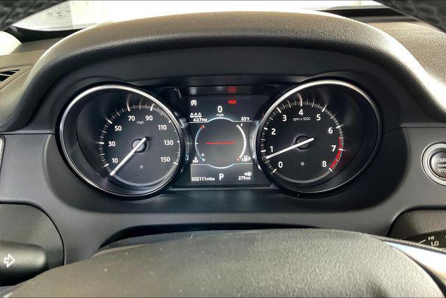 Photo of 2019 Indus Silver Metallic Land Rover Discovery Sport
