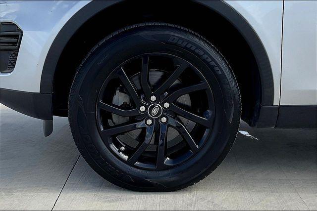 Photo of 2019 Indus Silver Metallic Land Rover Discovery Sport