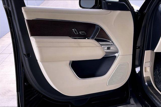 Photo of 2023 Santorini Black Metallic Land Rover Range Rover