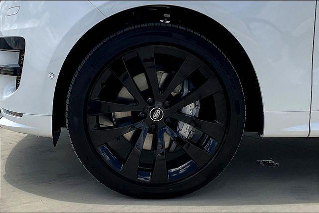 Photo of 2025 White Land Rover Range Rover Sport