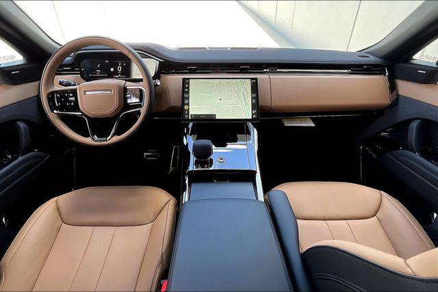 Photo of 2025 White Land Rover Range Rover Sport
