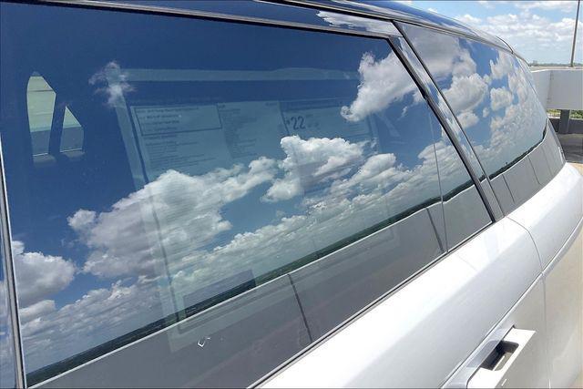 Photo of 2025 White Land Rover Range Rover Sport