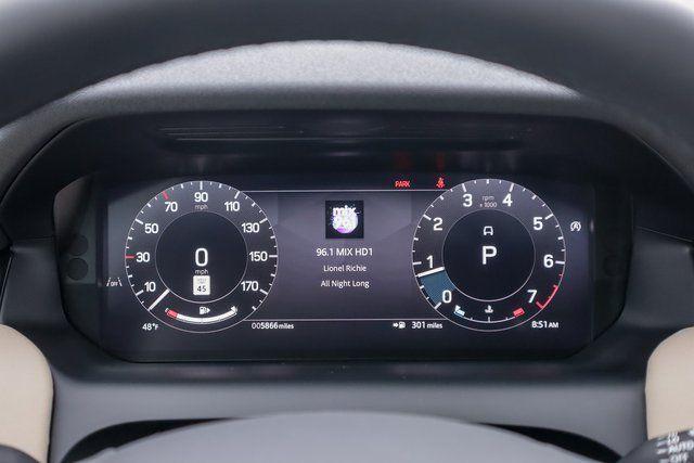 Photo of 2024 Fuji White Land Rover Discovery Sport