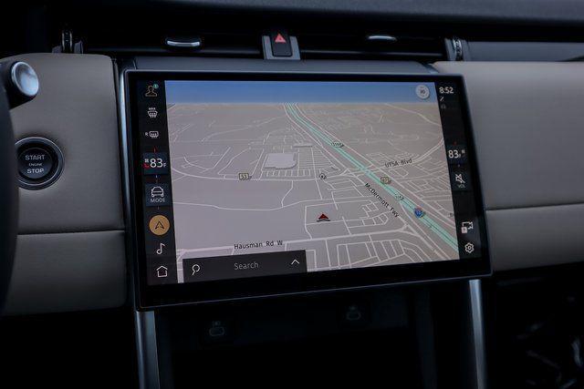 Photo of 2024 Fuji White Land Rover Discovery Sport
