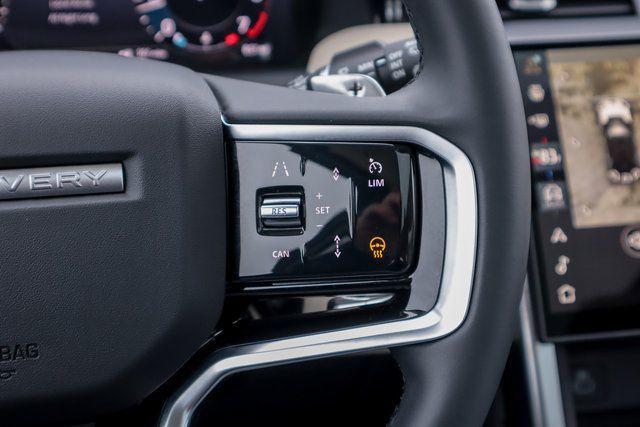 Photo of 2024 Fuji White Land Rover Discovery Sport