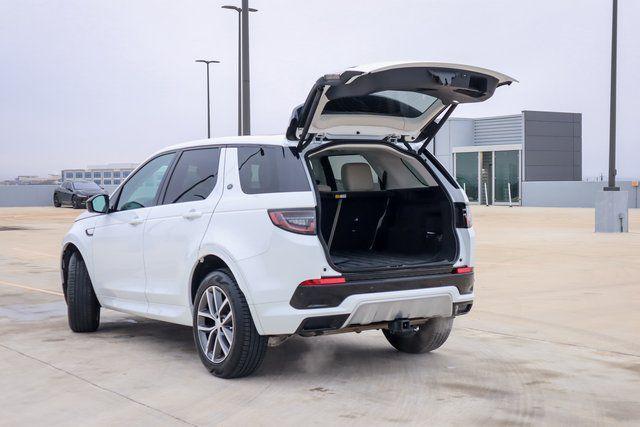 Photo of 2024 Fuji White Land Rover Discovery Sport