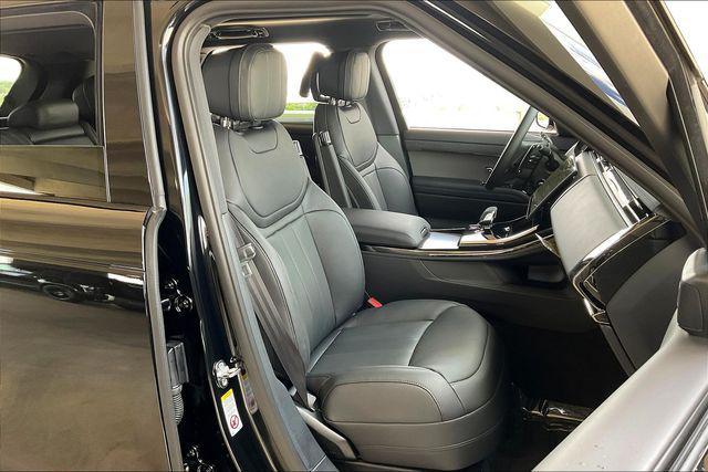 Photo of 2025 Santorini Black Metallic Land Rover Range Rover Sport