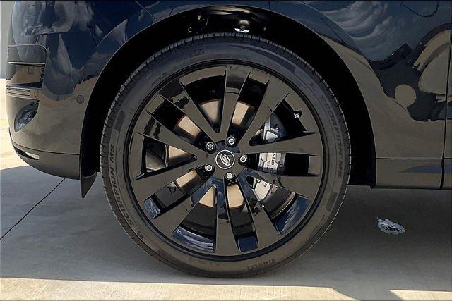 Photo of 2025 Santorini Black Metallic Land Rover Range Rover Sport